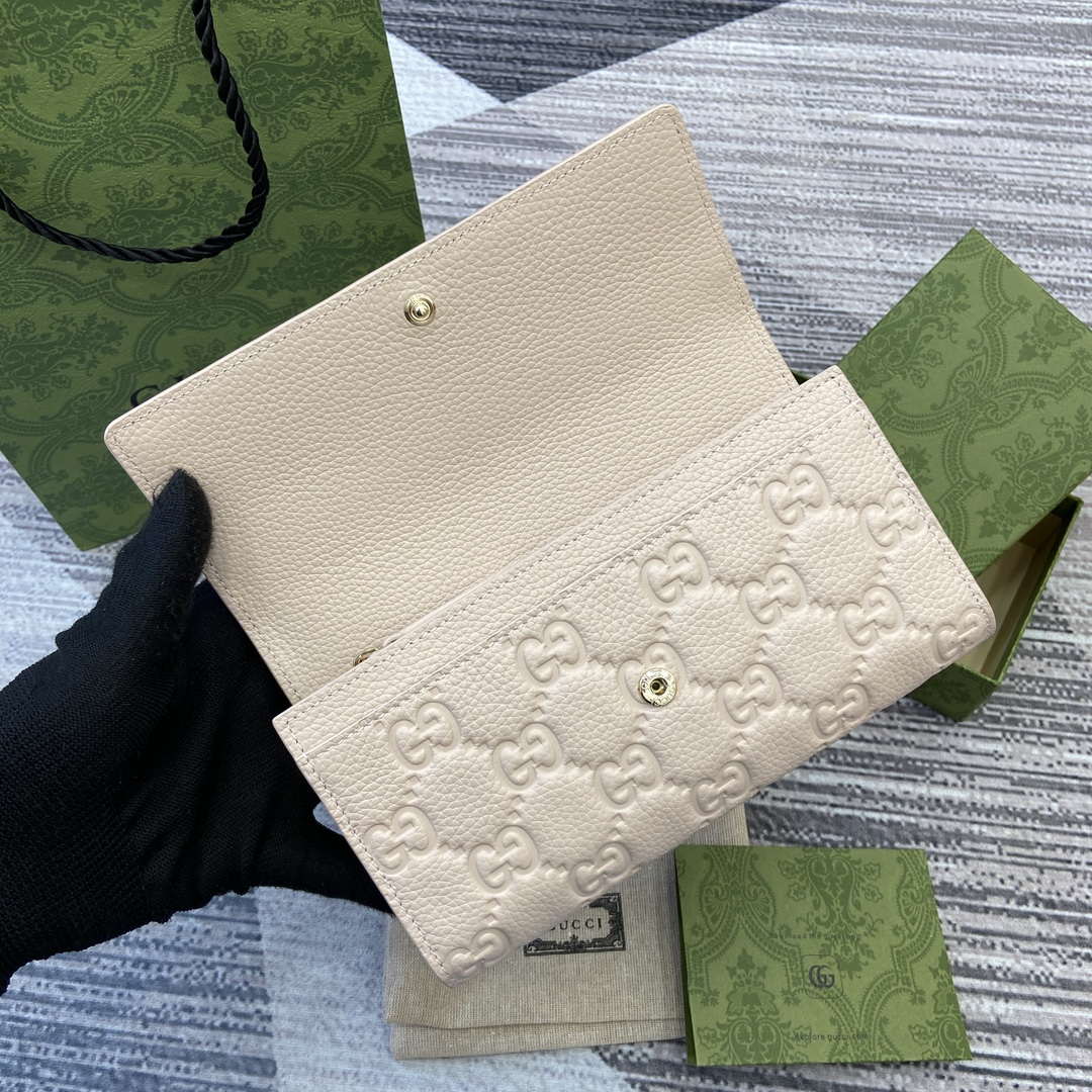 Gucci 815922 GG Emblem continental wallet Beige