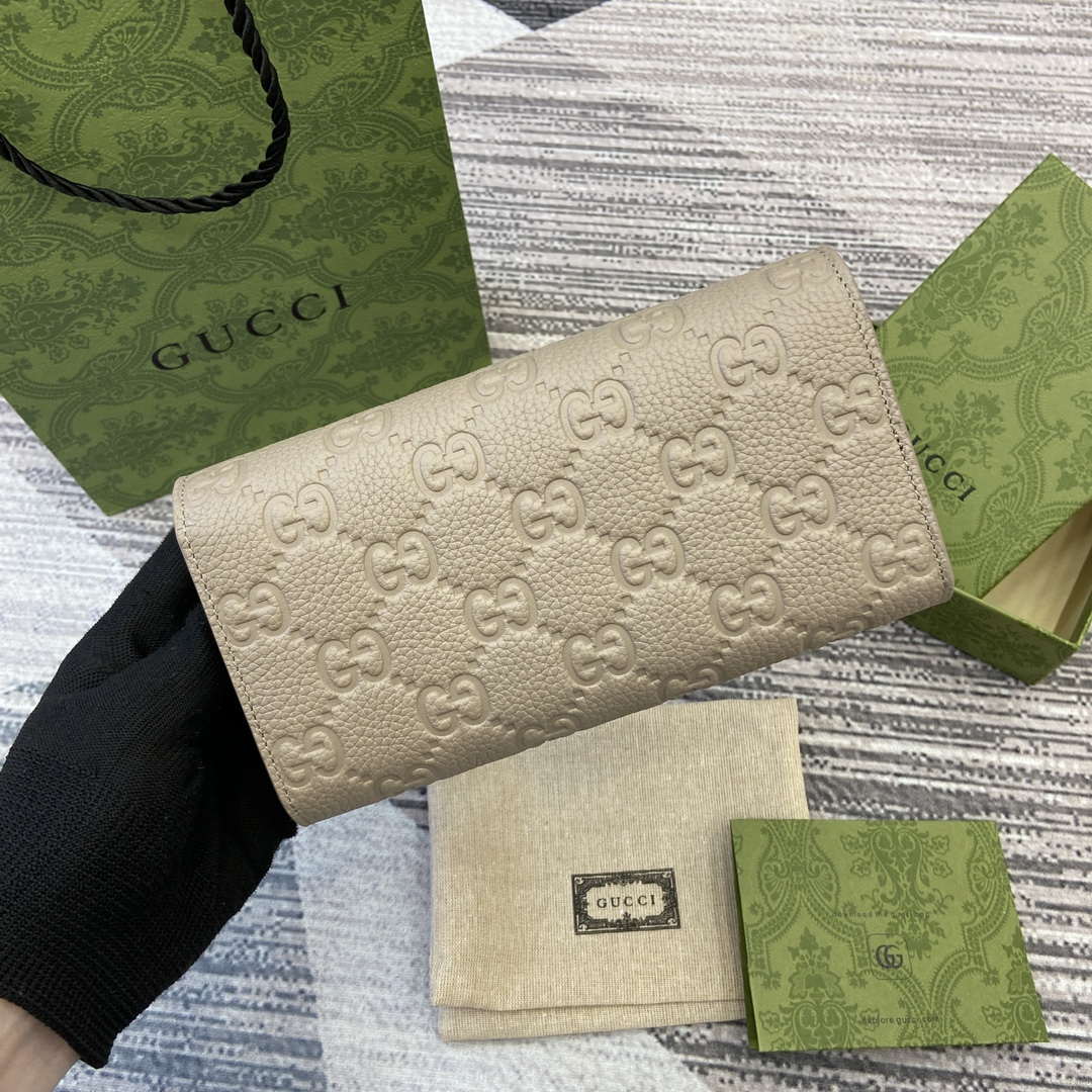 Gucci 815922 GG Emblem continental wallet Taupe