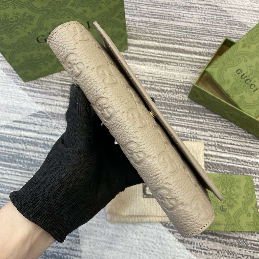 Gucci 815922 GG Emblem continental wallet Taupe