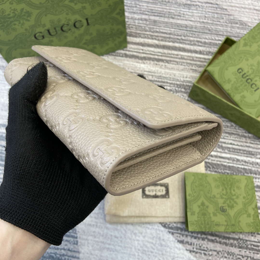 Gucci 815922 GG Emblem continental wallet Taupe