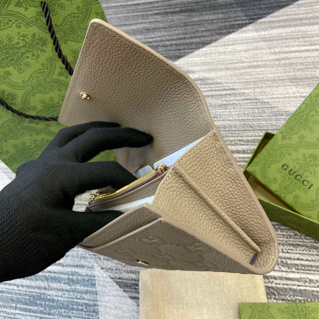 Gucci 815922 GG Emblem continental wallet Taupe