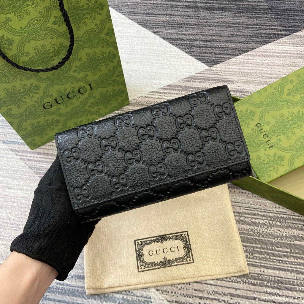 Gucci 815922 GG Emblem continental wallet Black