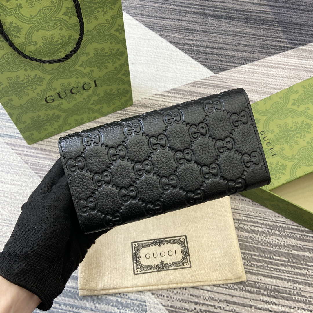 Gucci 815922 GG Emblem continental wallet Black