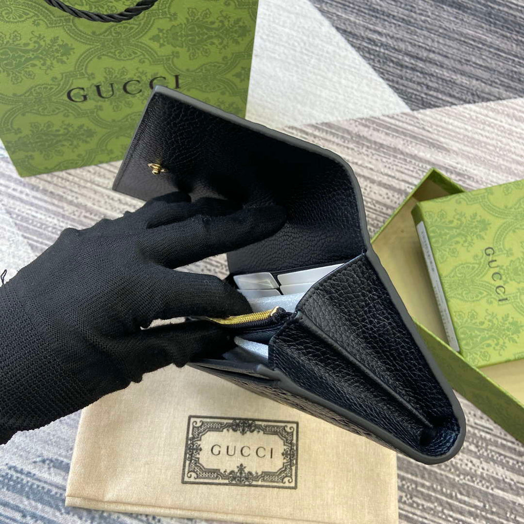 Gucci 815922 GG Emblem continental wallet Black