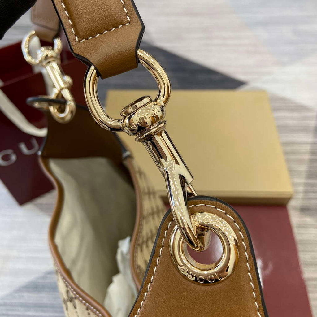 Gucci 815924 Gucci B Medium Shoulder Bag Brown leather trim