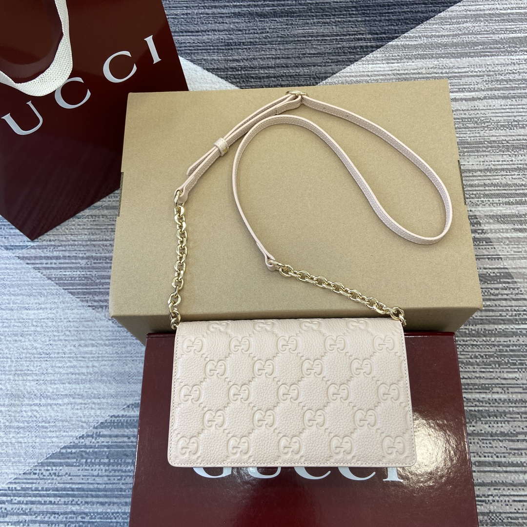 Gucci 818705 GG Emblem super mini shoulder bag Beige