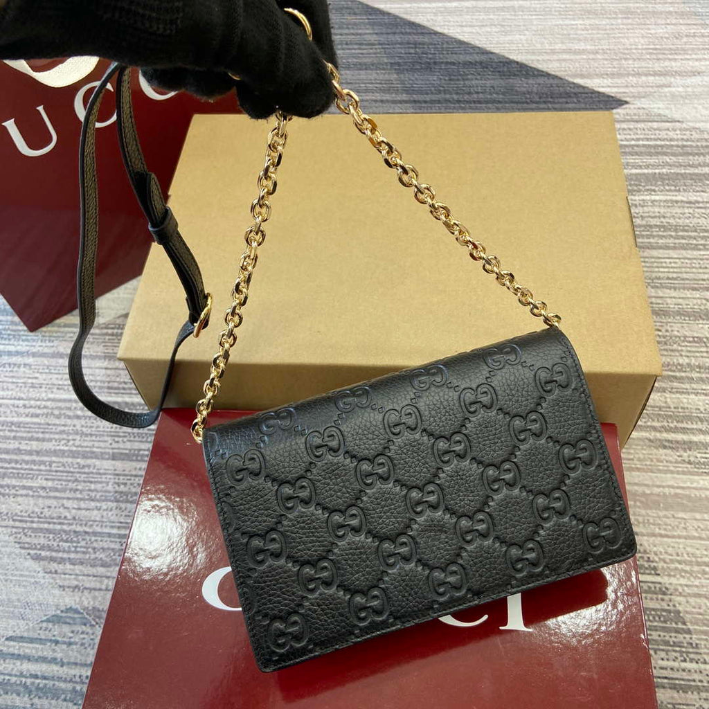 Gucci 818705 GG Emblem super mini shoulder bag Black