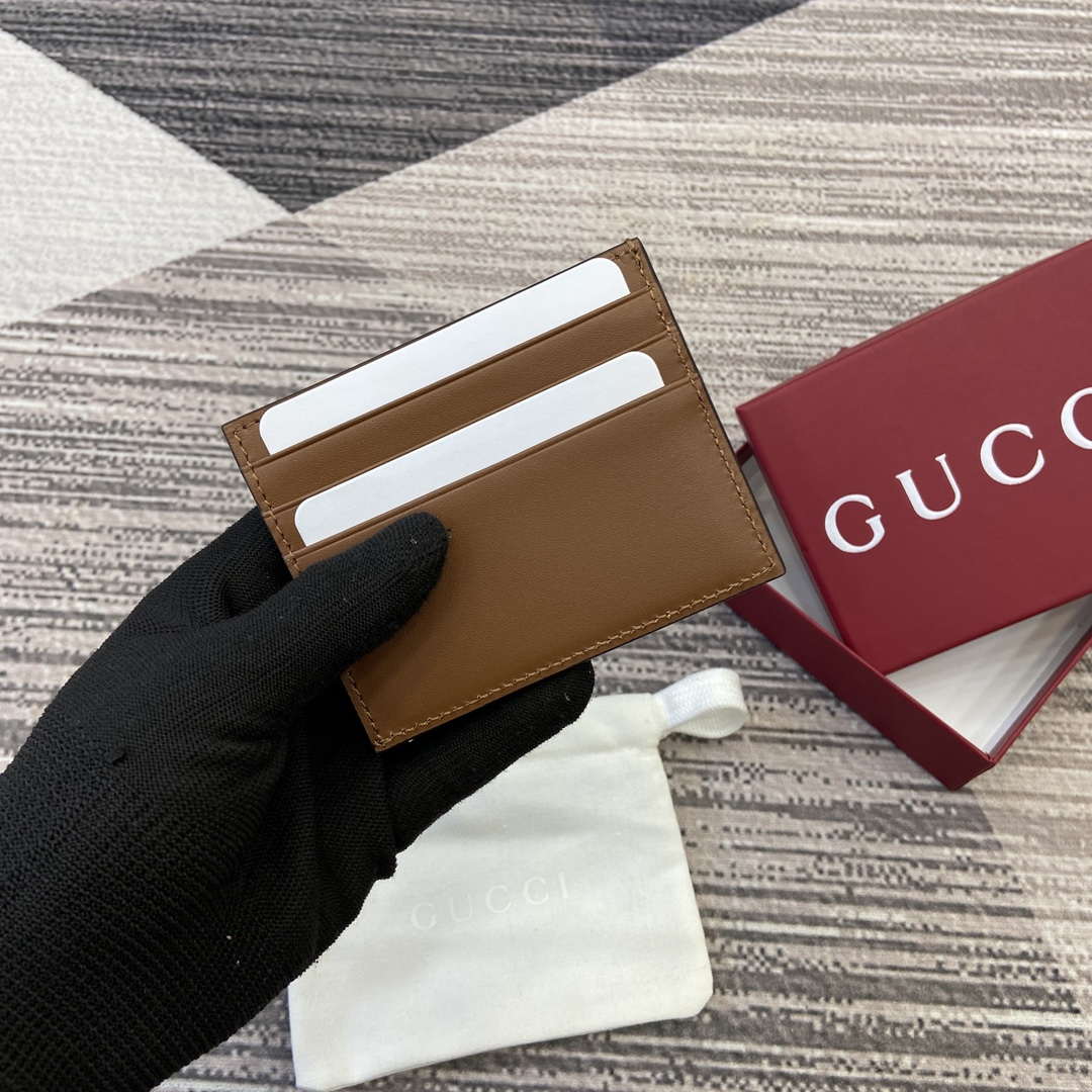 Gucci 818952 GG Emblem card case Brown Leather