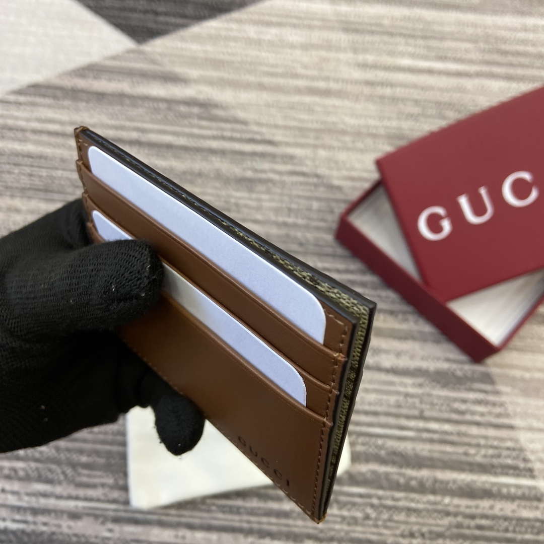 Gucci 818952 GG Emblem card case Brown Leather