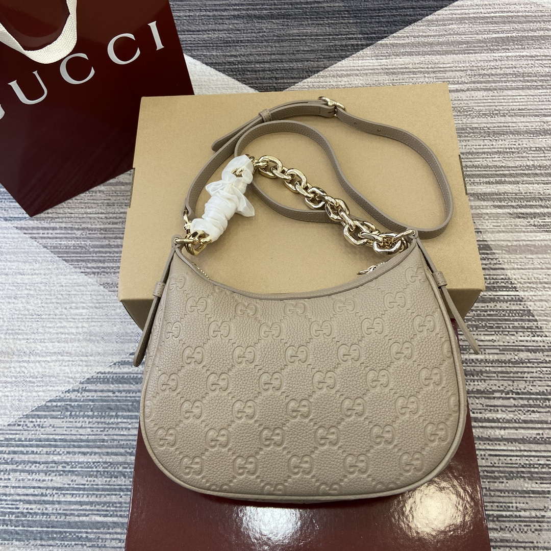 Gucci 820453 GG Emblem Medium Shoulder bag Apricot