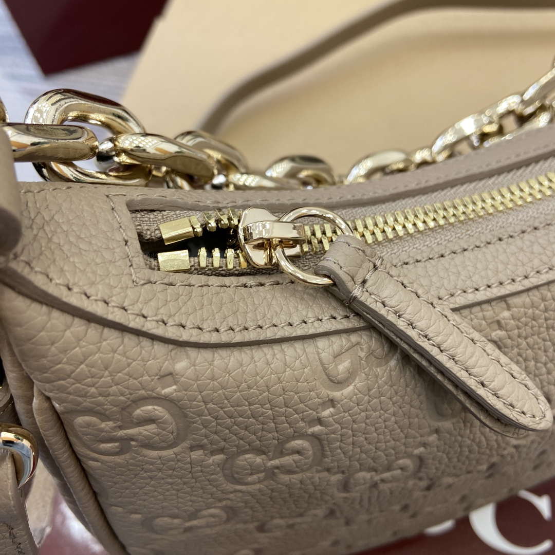 Gucci 820453 GG Emblem Medium Shoulder bag Apricot - Default Title - View 5