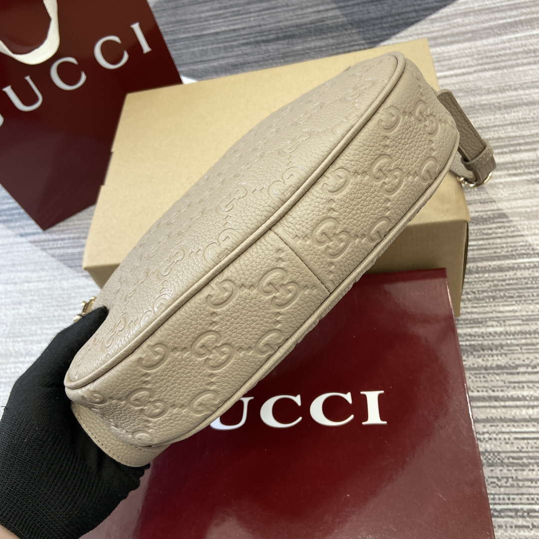 Gucci 820453 GG Emblem Medium Shoulder bag Apricot - Default Title - View 7