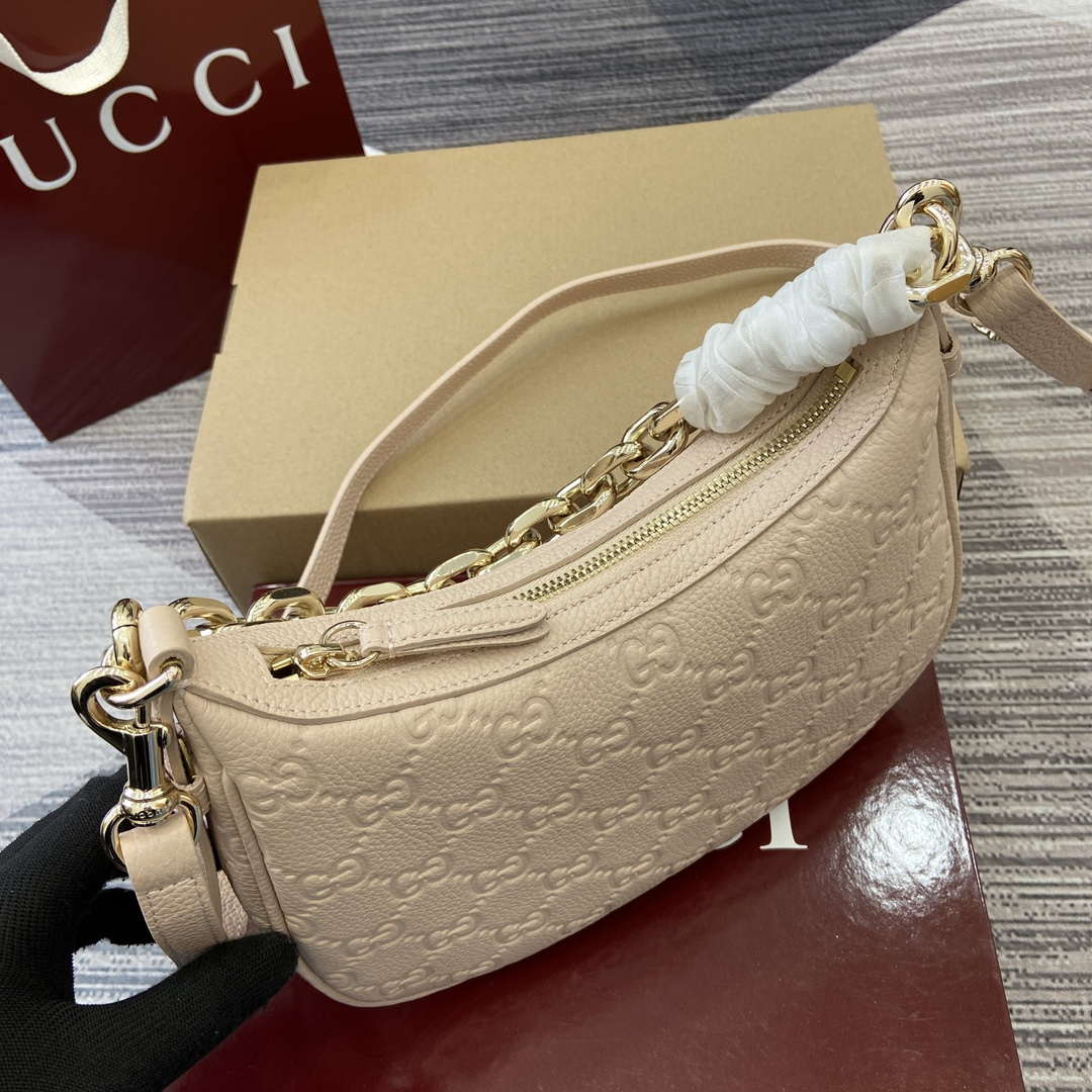 Gucci 820453 GG Emblem Medium Shoulder bag Beige - Default Title - View 4