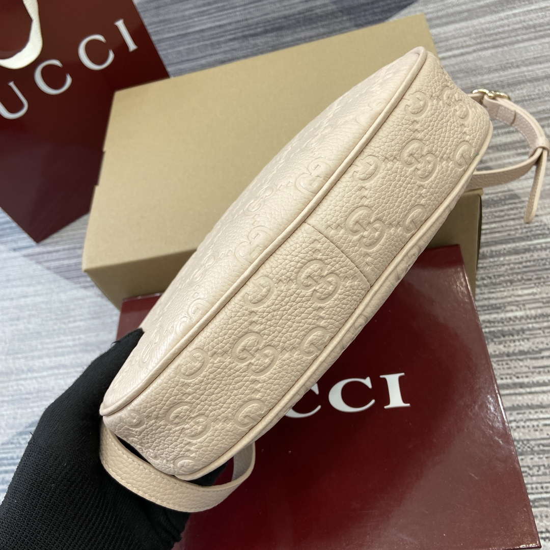 Gucci 820453 GG Emblem Medium Shoulder bag Beige - Default Title - View 9