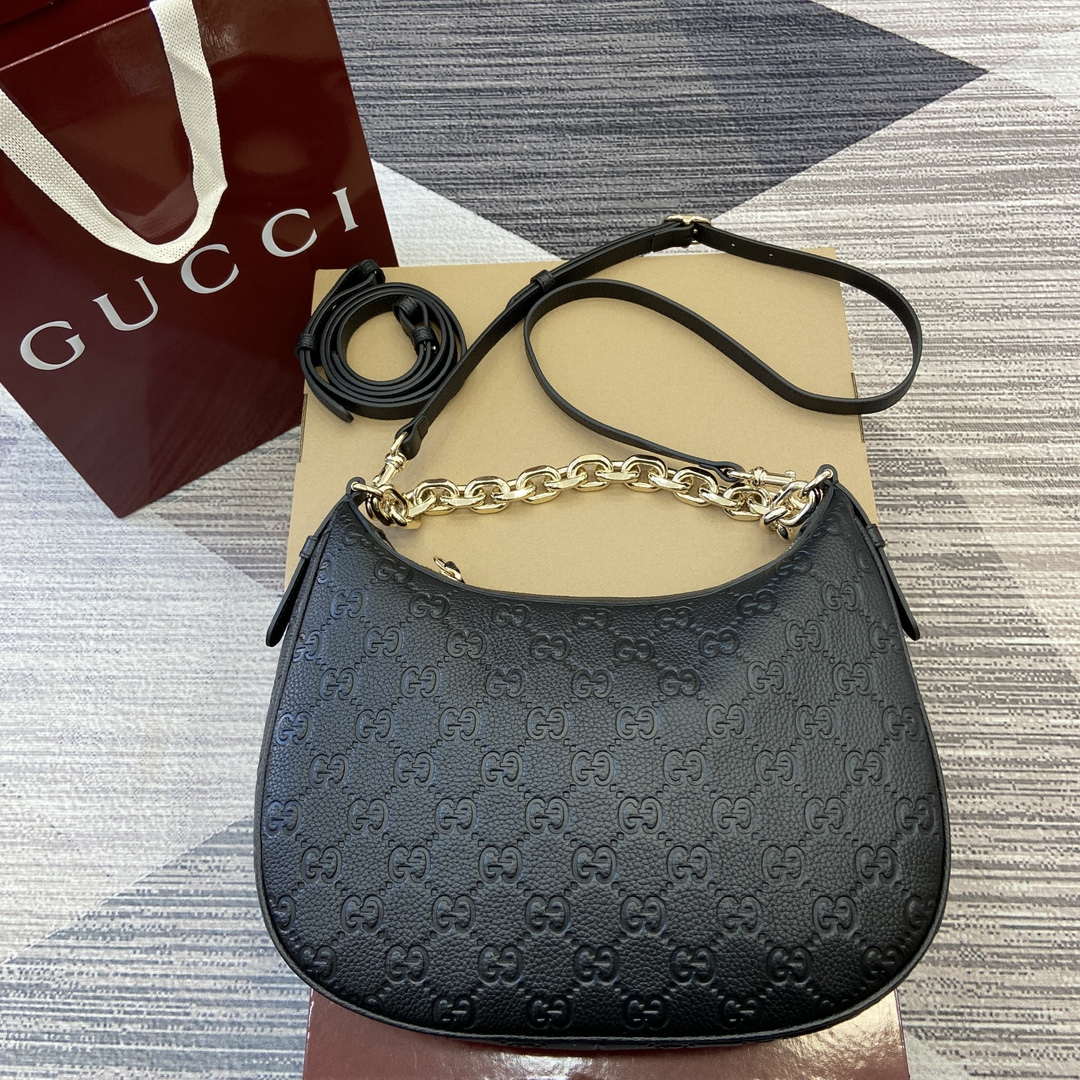 Gucci 820453 GG Emblem Medium Shoulder bag Black - Default Title - View 1