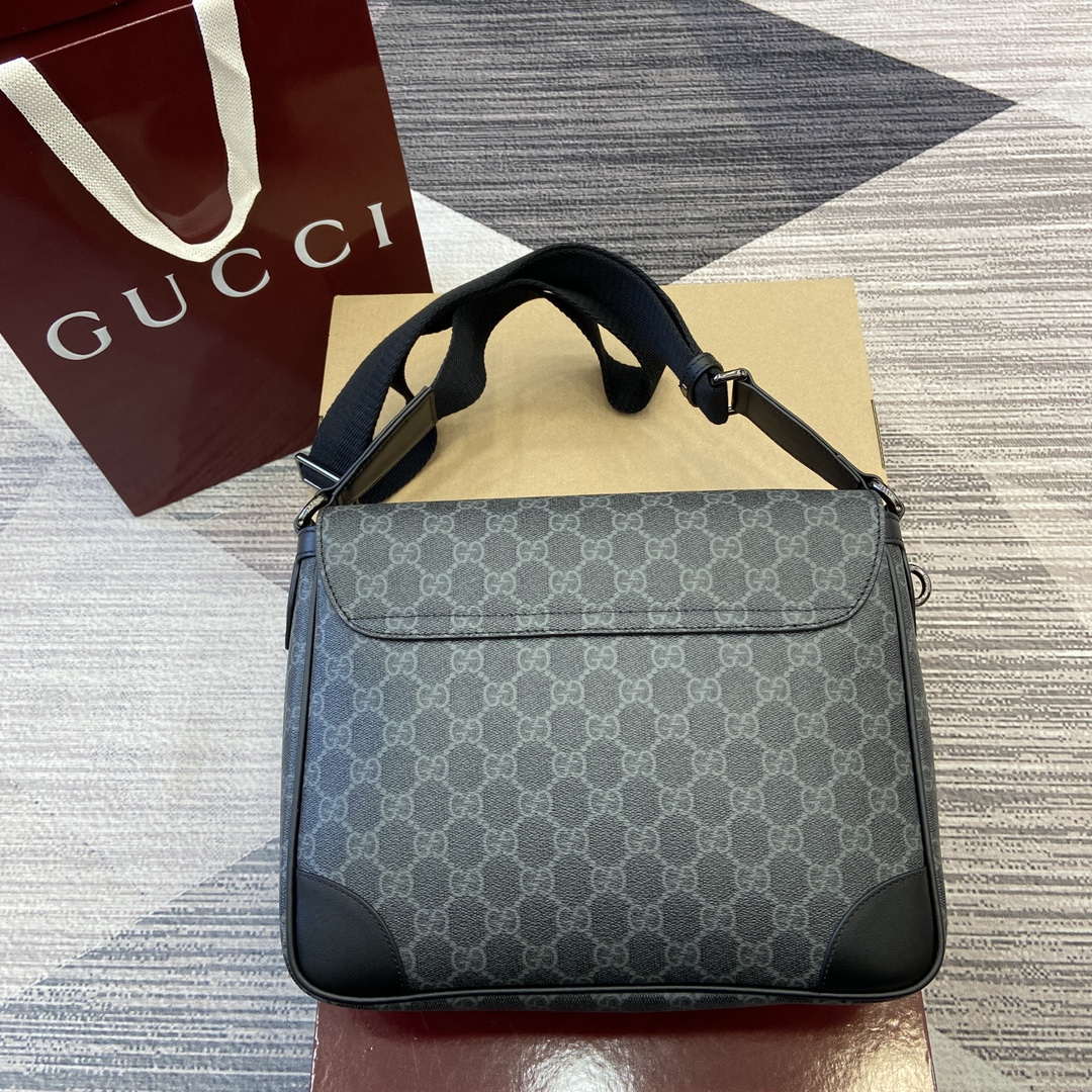 Gucci 821154 GG Emblem medium crossbody bag Black