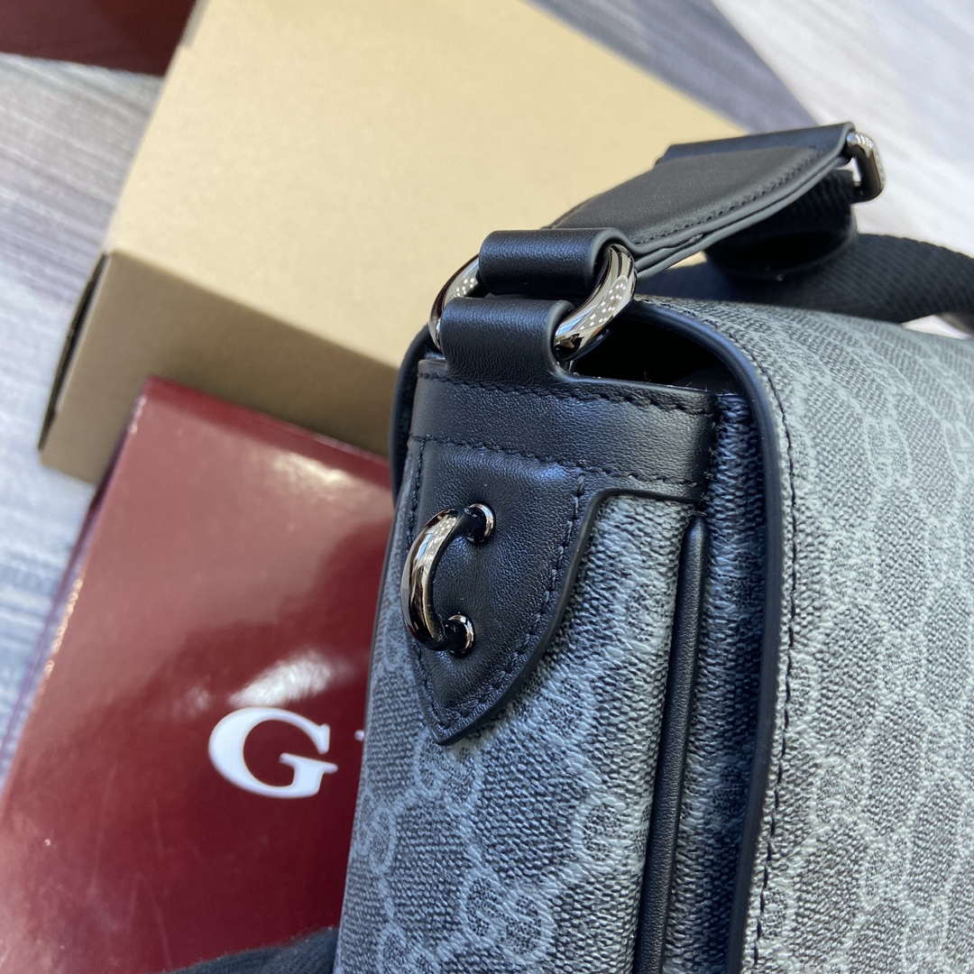 Gucci 821154 GG Emblem medium crossbody bag Black - Default Title - View 5