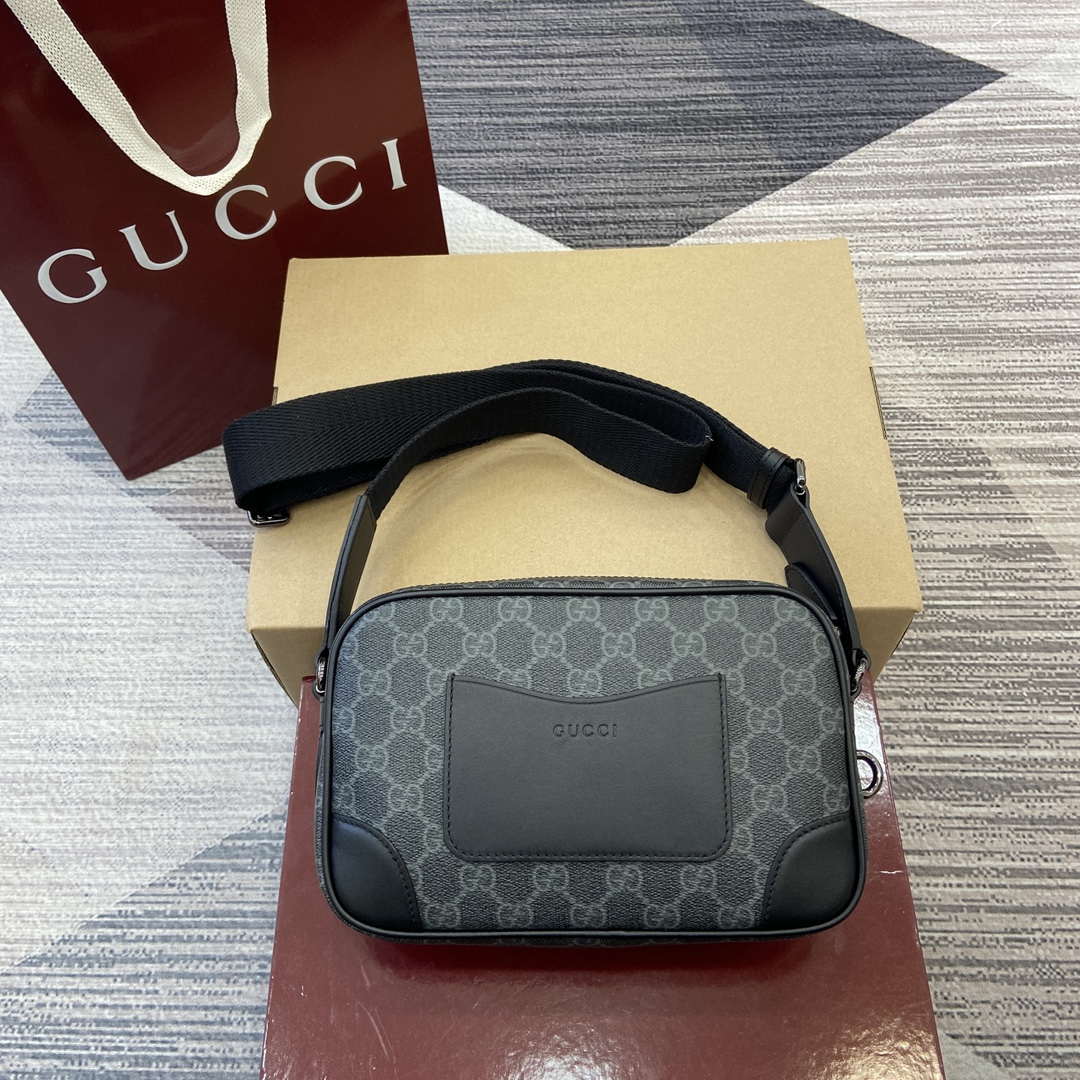 Gucci 821155 GG Emblem small crossbody bag Black