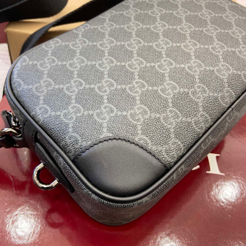 Gucci 821155 GG Emblem small crossbody bag Black