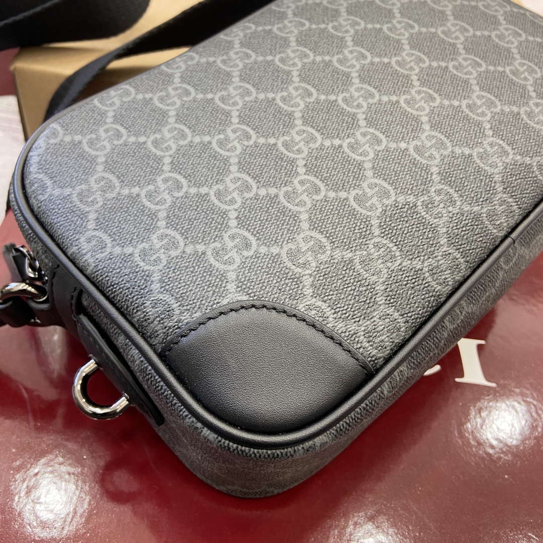 Gucci 821155 GG Emblem small crossbody bag Black