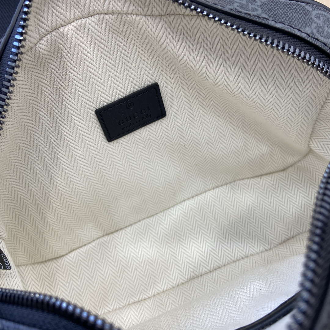 Gucci 821155 GG Emblem small crossbody bag Black