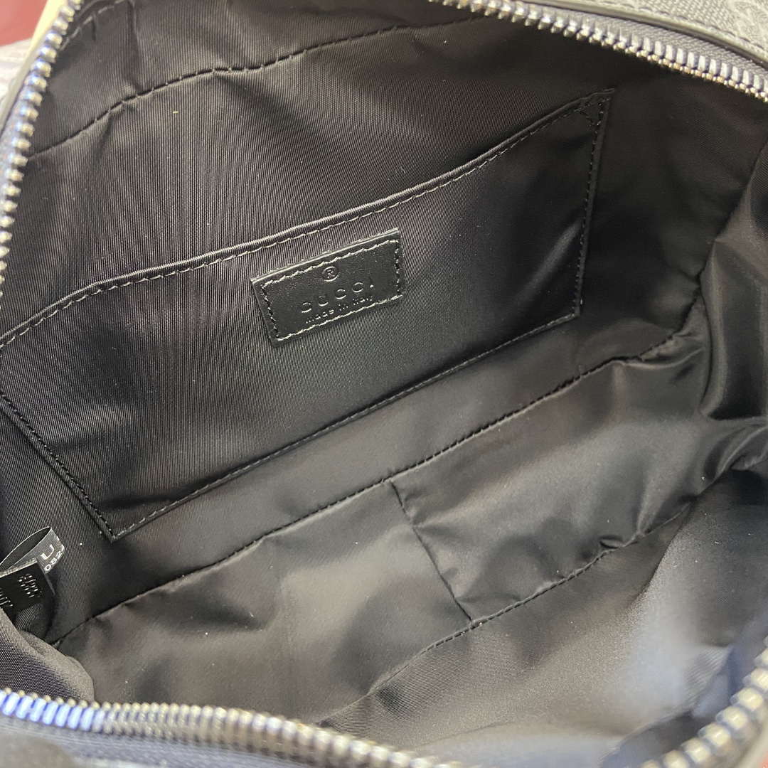 Gucci 821164 GG Emblem small toiletry case Black
