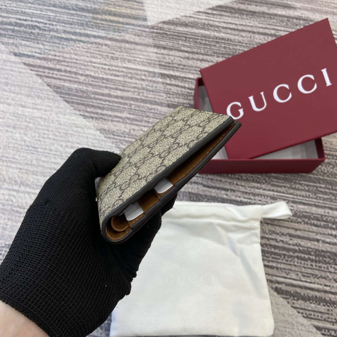 Gucci 821206 GG Emblem bi-fold wallet Beige and dark brown