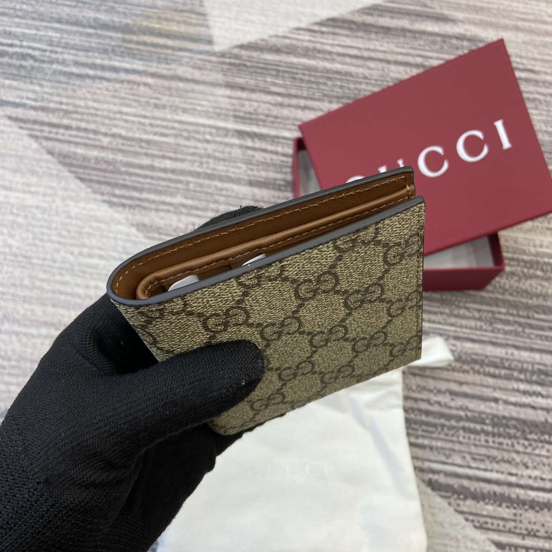 Gucci 821206 GG Emblem bi-fold wallet Beige and dark brown