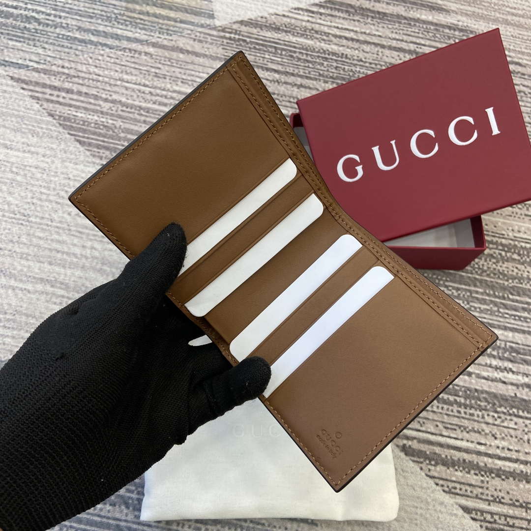 Gucci 821206 GG Emblem bi-fold wallet Beige and dark brown
