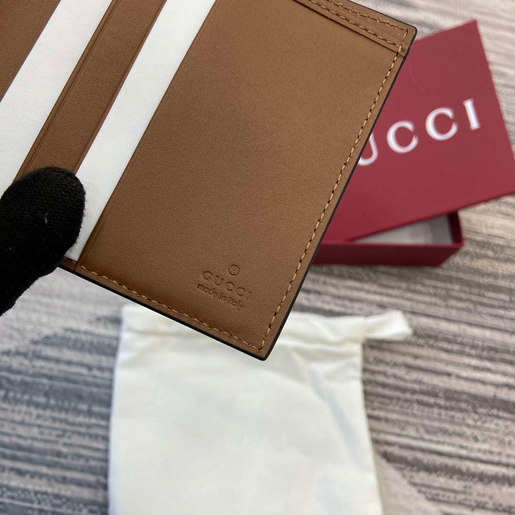 Gucci 821206 GG Emblem bi-fold wallet Beige and dark brown