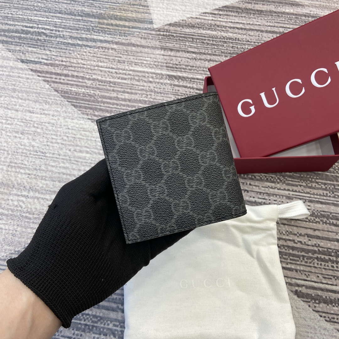 Gucci 821206 GG Emblem bi-fold wallet Black