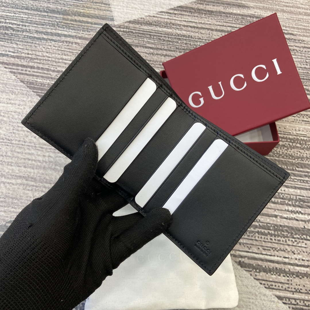Gucci 821206 GG Emblem bi-fold wallet Black