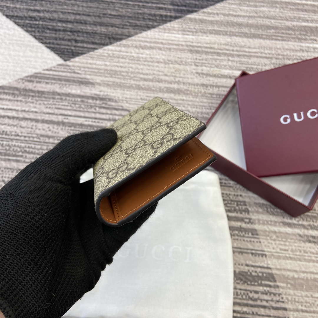 Gucci 821209 GG Emblem bi-fold card case Beige and dark brown