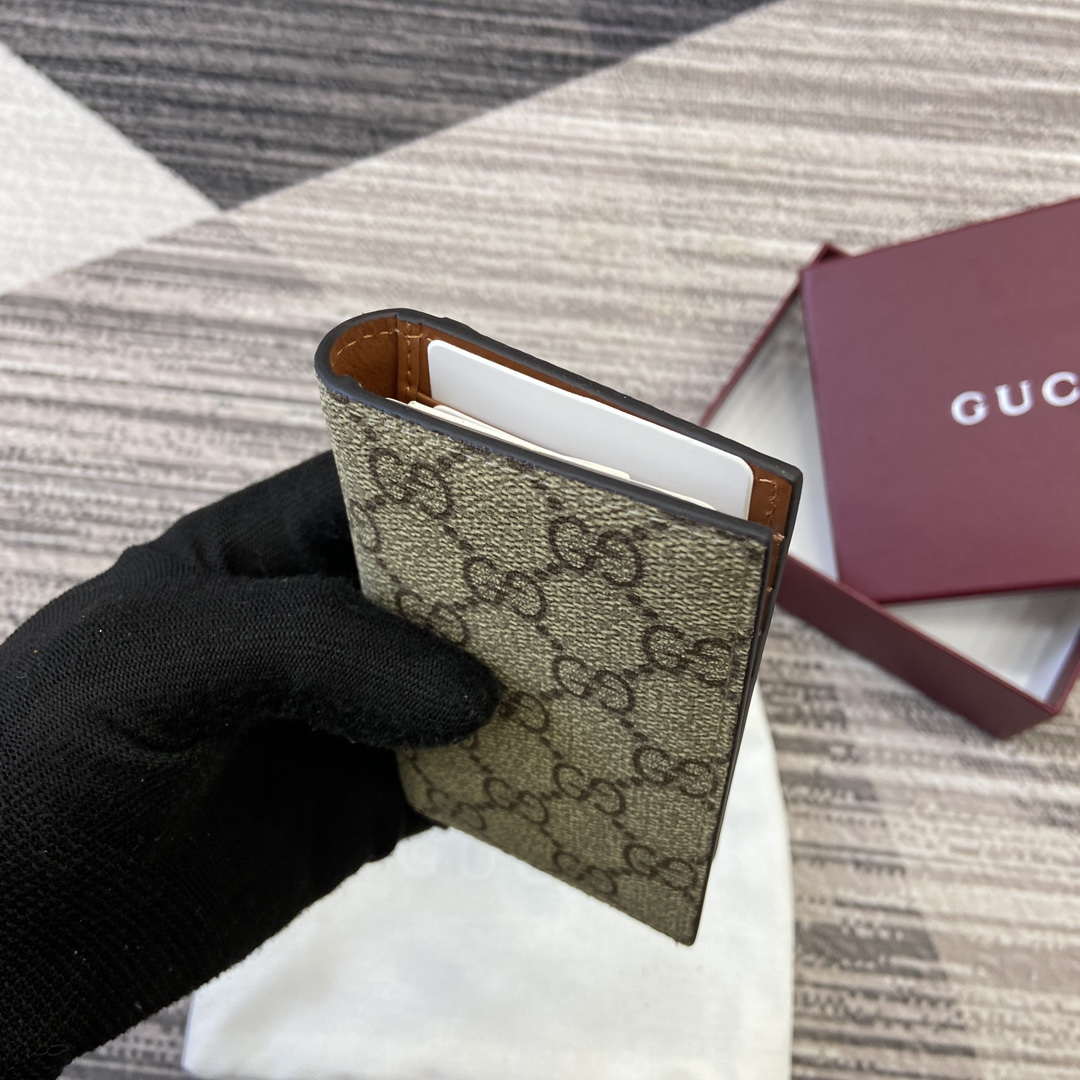 Gucci 821209 GG Emblem bi-fold card case Beige and dark brown