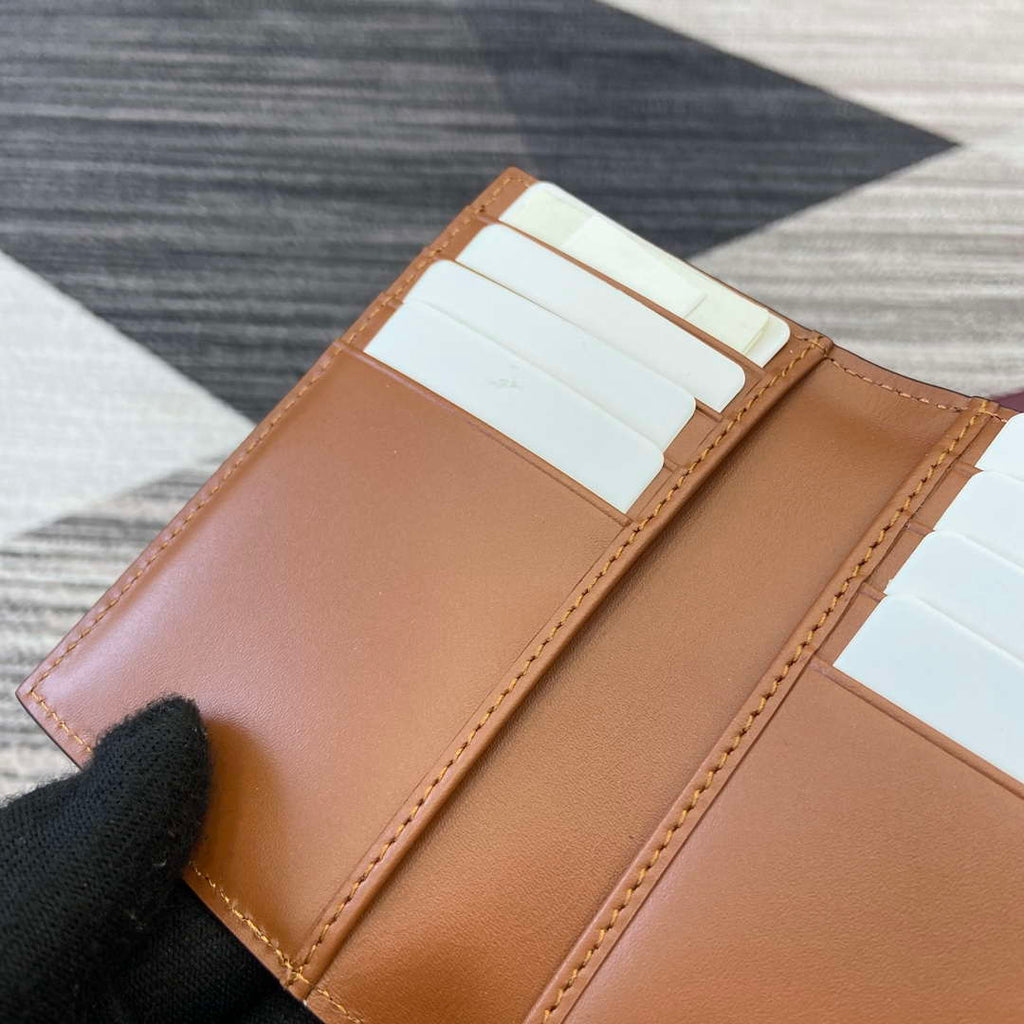 Gucci 821209 GG Emblem bi-fold card case Beige and dark brown