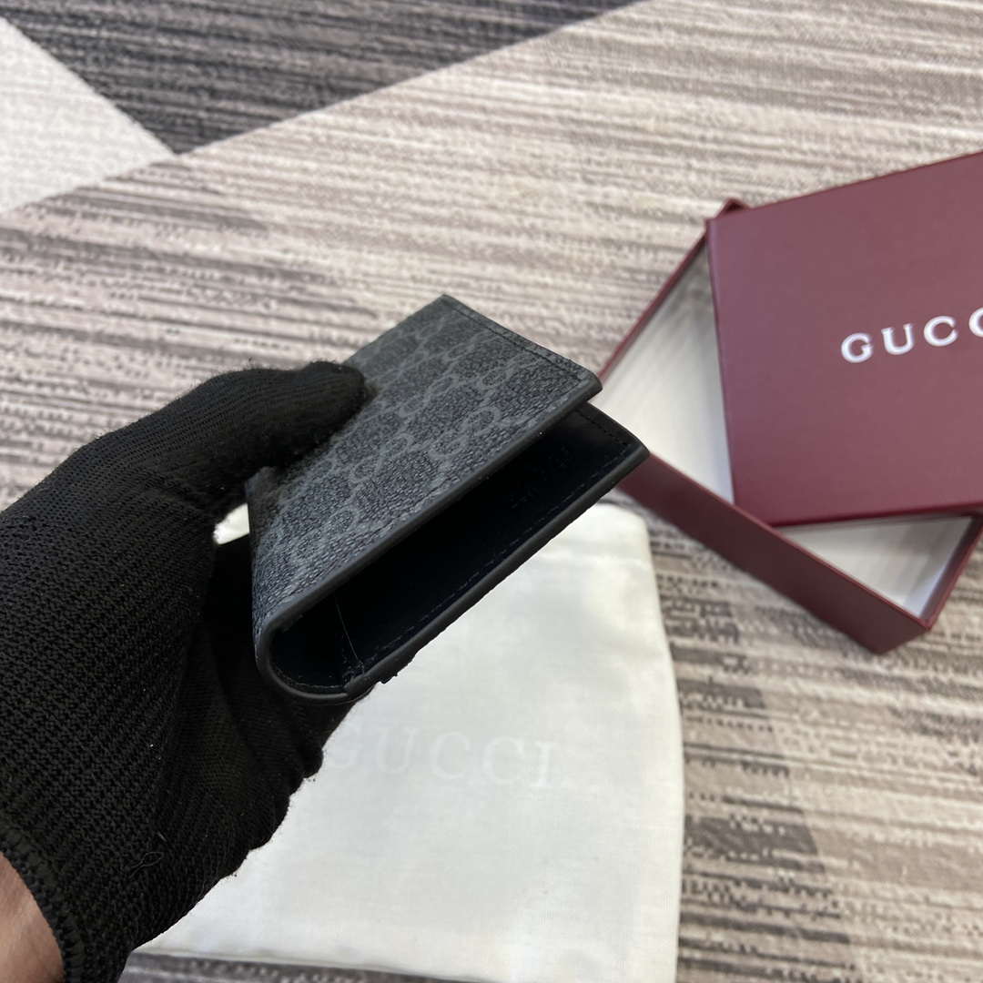 Gucci 821209 GG Emblem bi-fold card case Black