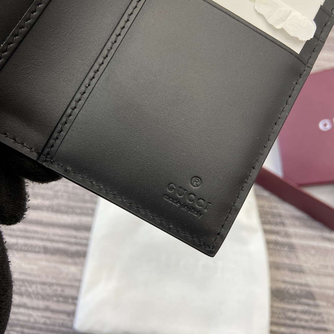 Gucci 821209 GG Emblem bi-fold card case Black