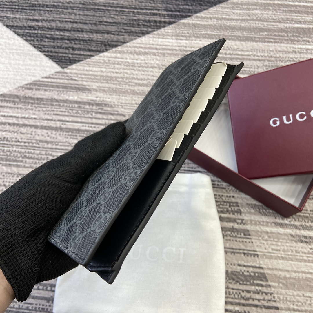 Gucci 821213 GG Emblem Black mini wallet