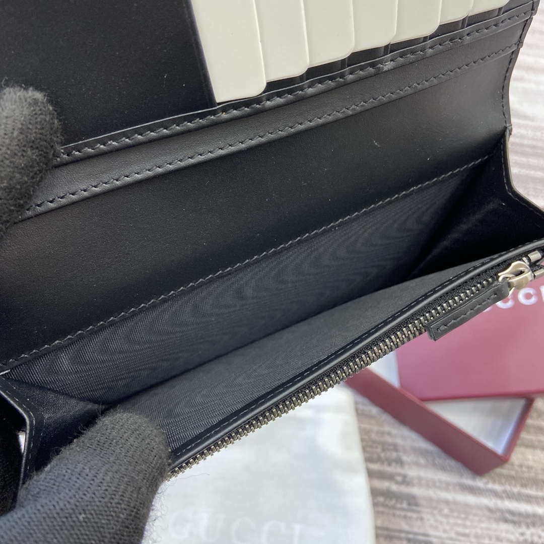 Gucci 821213 GG Emblem Black mini wallet