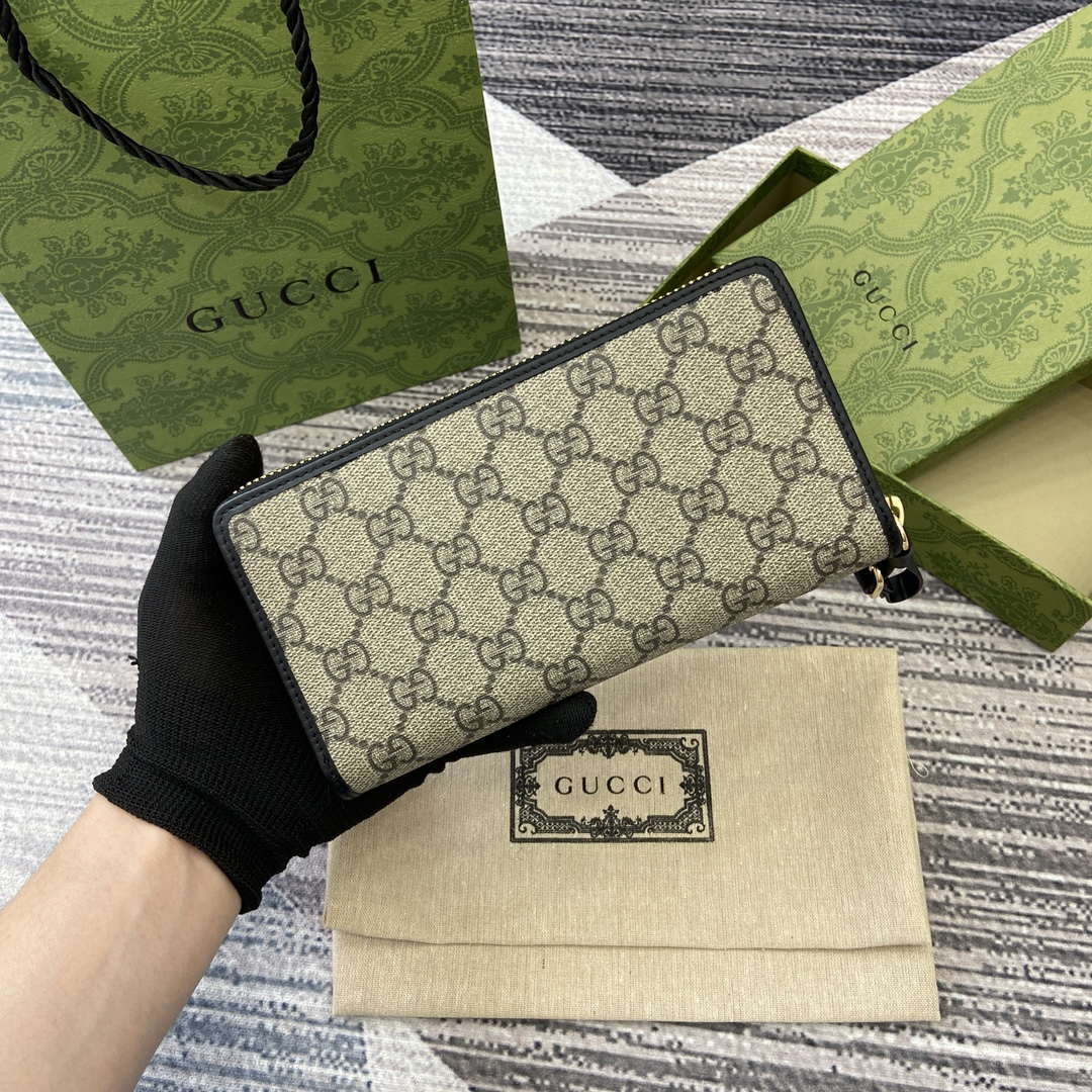 Gucci 821803 GG Emblem Beige and Black mini wallet