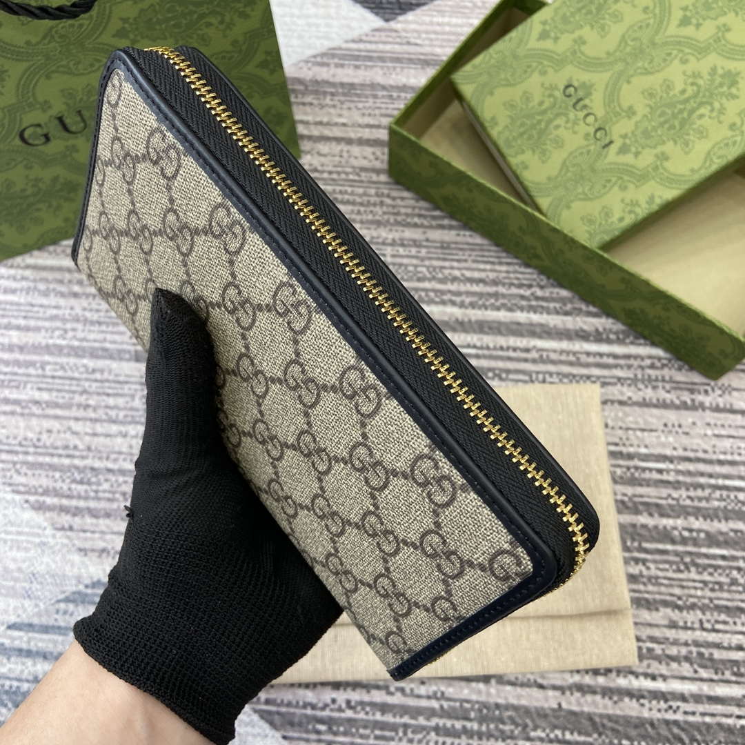 Gucci 821803 GG Emblem Beige and Black mini wallet