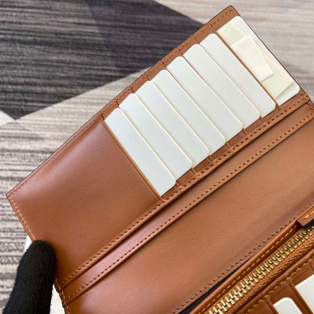 Gucci 821213 GG Emblem Beige and Brown mini wallet
