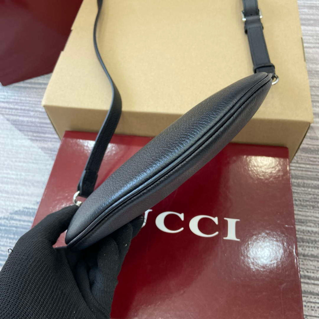 Gucci 824529 Gucci B Small Bag Black