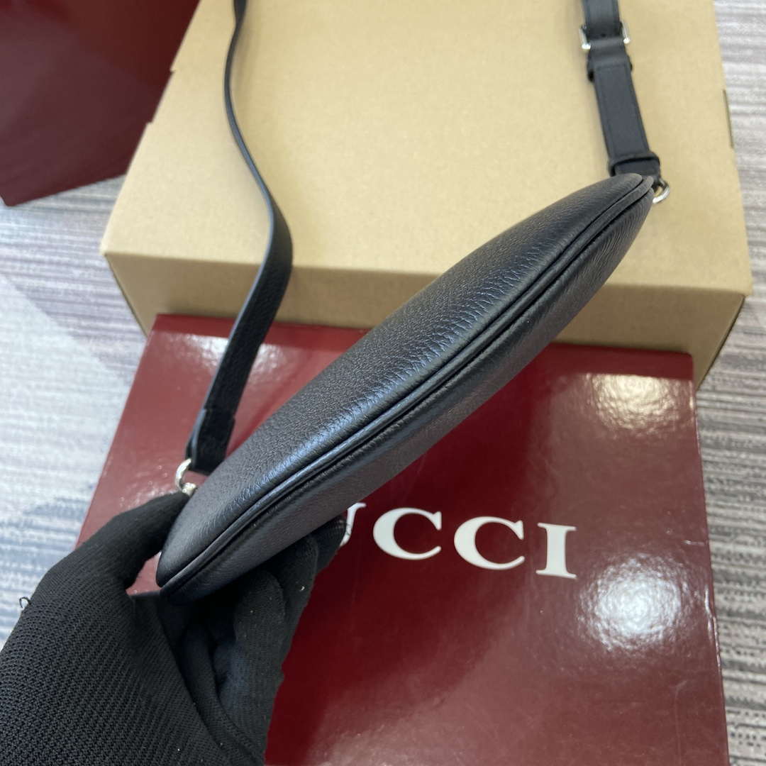 Gucci 824529 Gucci B Small Bag Black - Default Title - View 4
