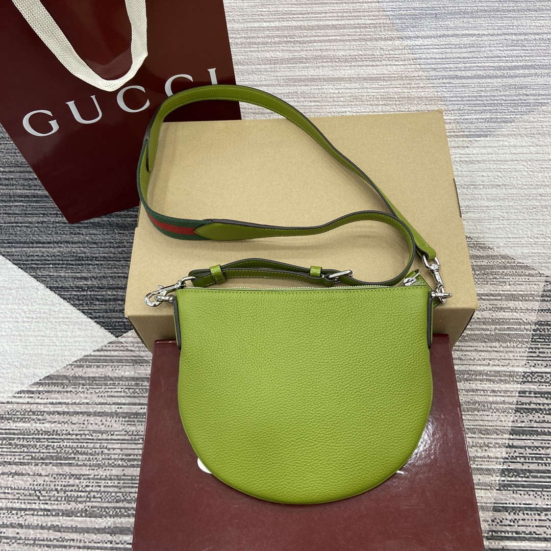 Gucci 824529 Gucci B Small Bag Olive green