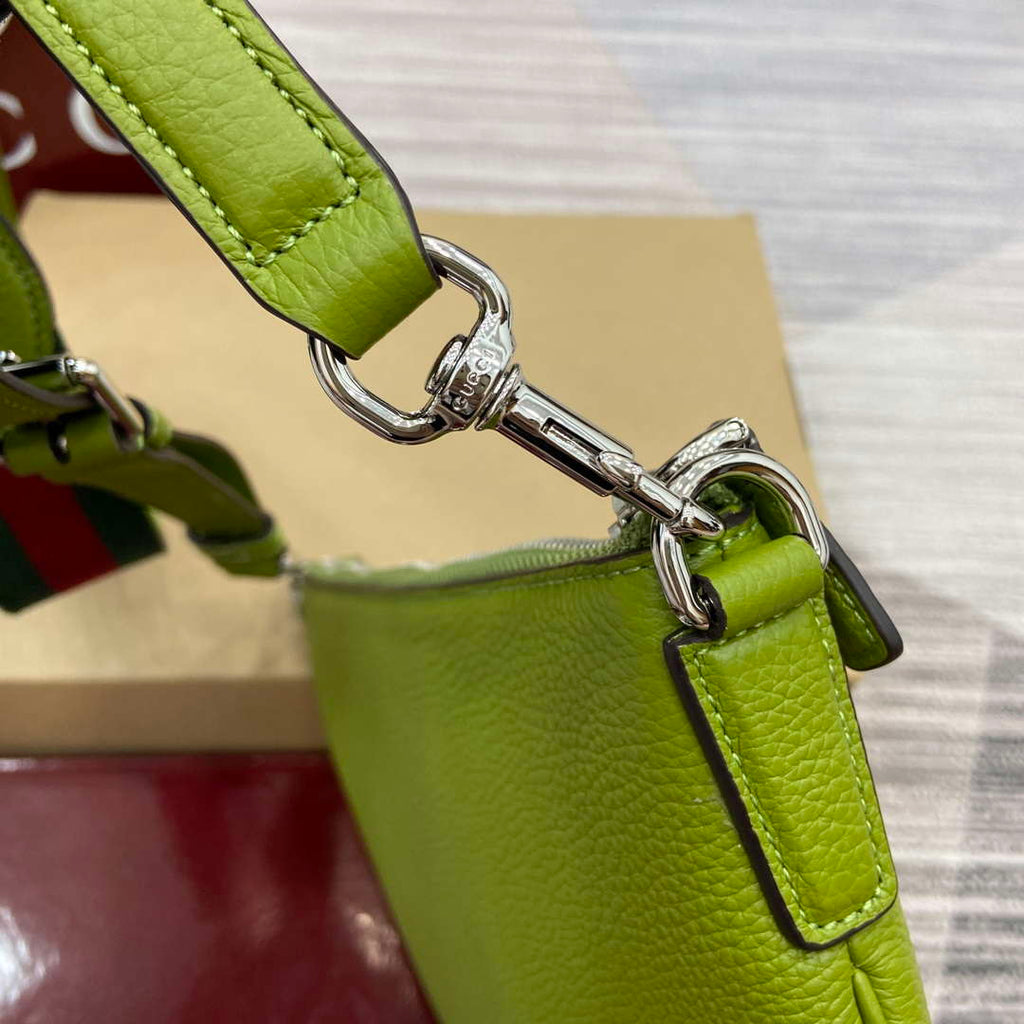 Gucci 824529 Gucci B Small Bag Olive green