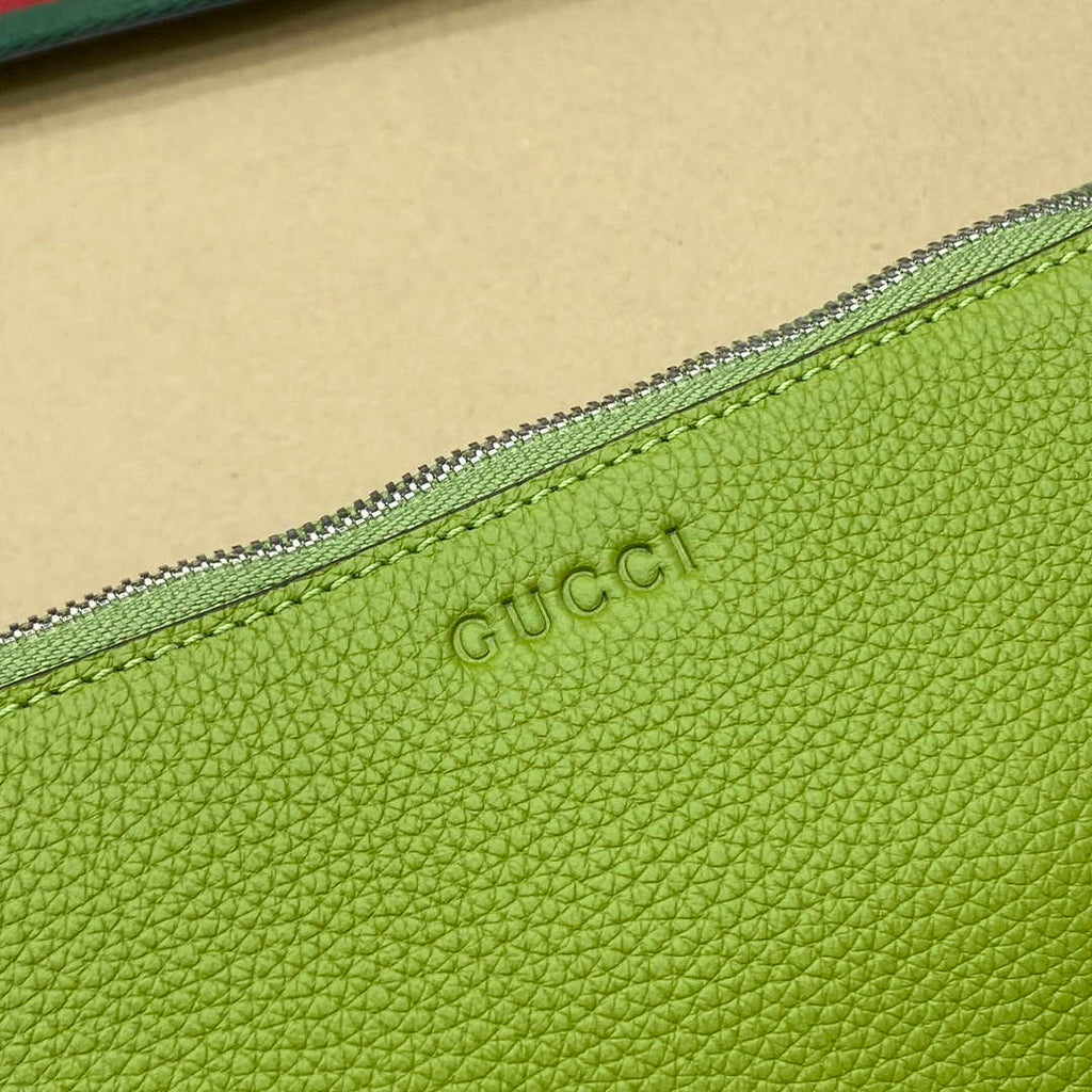 Gucci 824529 Gucci B Small Bag Olive green
