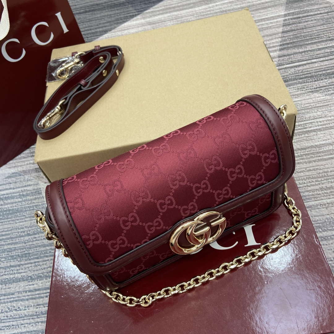 Gucci 826761 Gucci Go Small Shoulder Bag Red