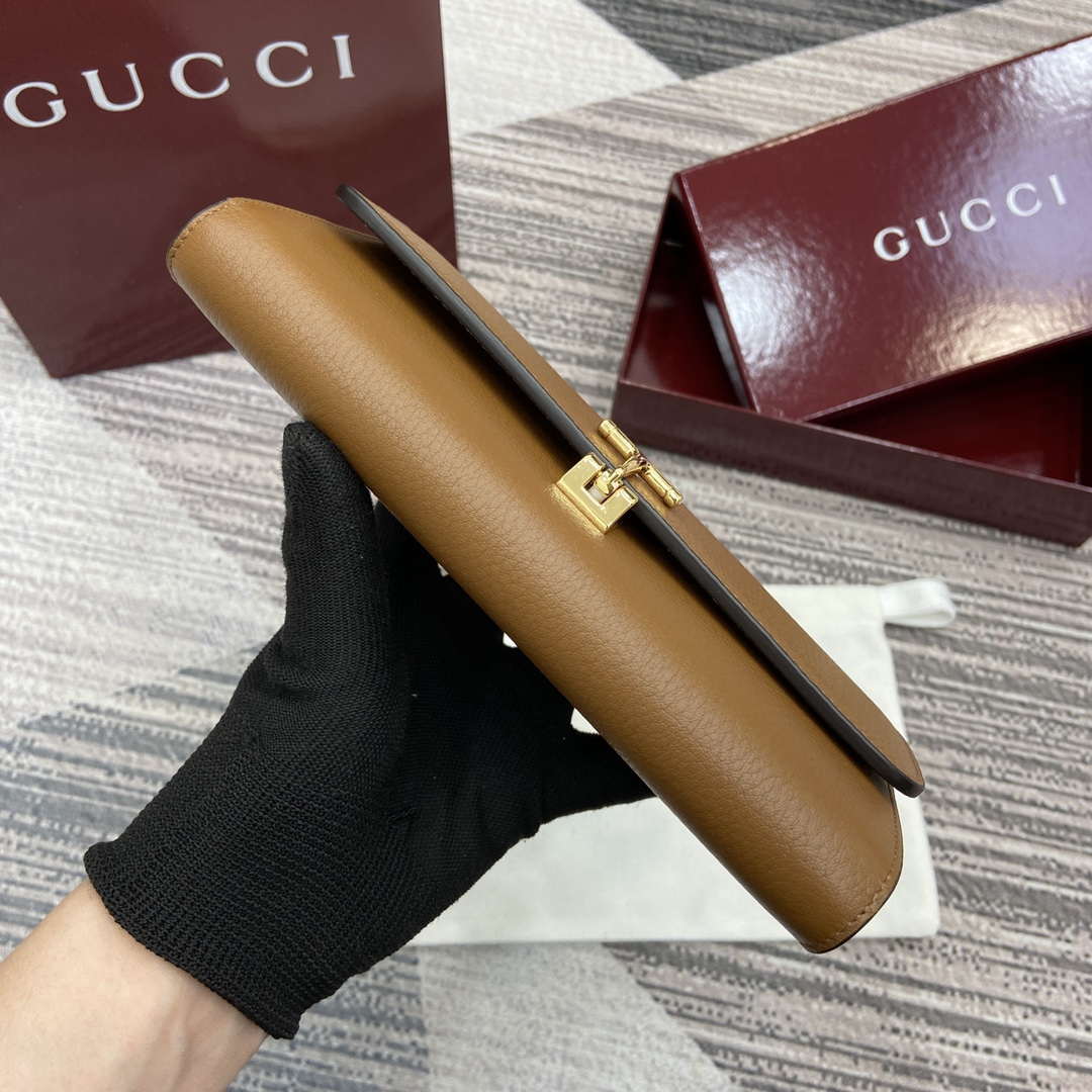 Gucci 828147 Gucci Softbit Continental Wallet Brown