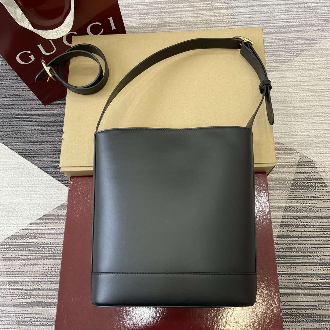 Gucci 833660 Gucci 73 Medium Bucket Bag Black smooth leather